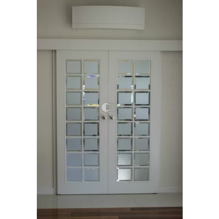 Drzwi Classic z przeszkleniami w systemie kasetowym