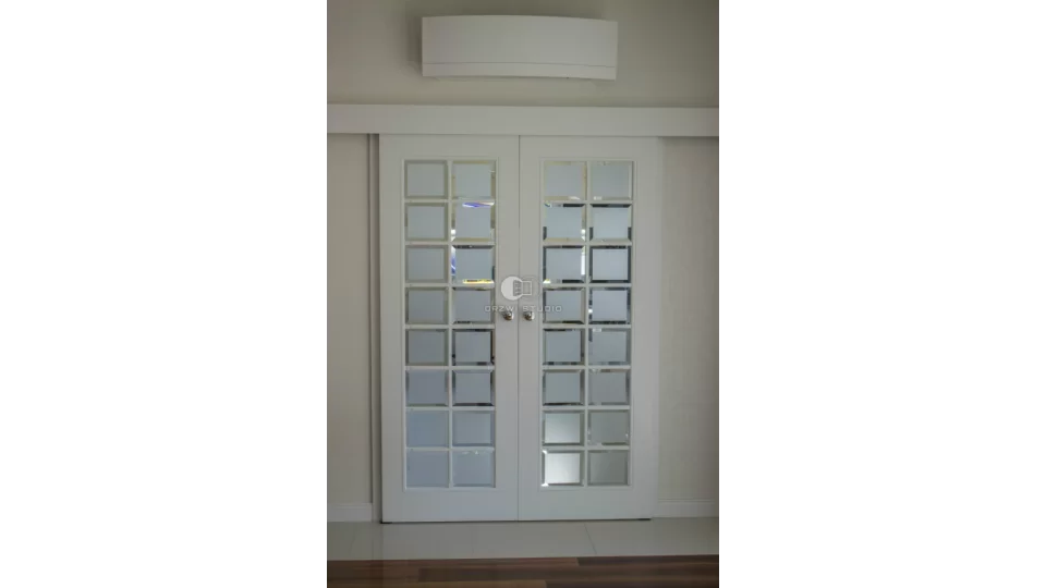 Drzwi Classic z przeszkleniami w systemie kasetowym