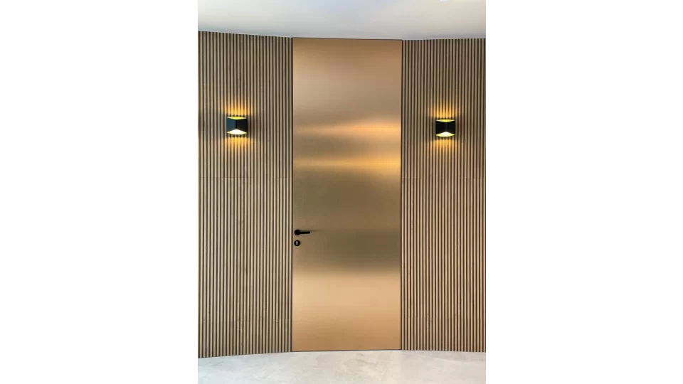 Kolekcja drzwi ukrytych Skriven lakierowane