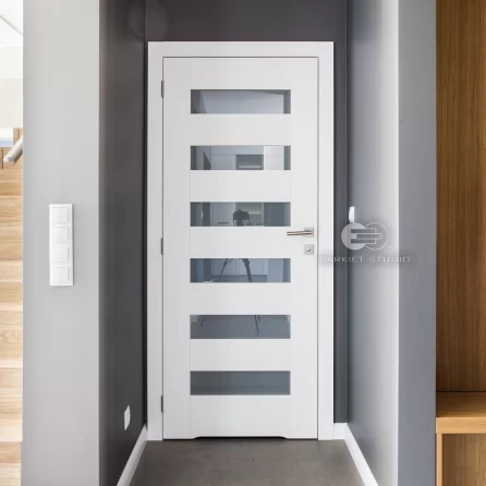 DRZWI KOMFORT K1 Z PODCIĘCIEM WENTYLACYJNYM - SZKŁO MLECZNE BEZPIECZNE - KOLOR BIAŁY RAL 9003 - OŚCIEŻNICA STANDARD 80MM - ZAWIASY WIDOCZNE INOX