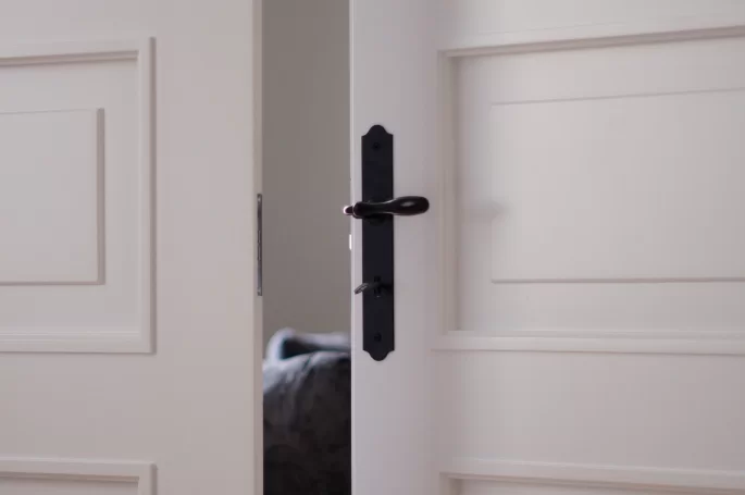 DRZWI KLASIK 03 DWUSKRZYDŁOWE Z KLAMKĄ MAZOVIA - LAKIER SATYNA BIAŁY RAL 9003