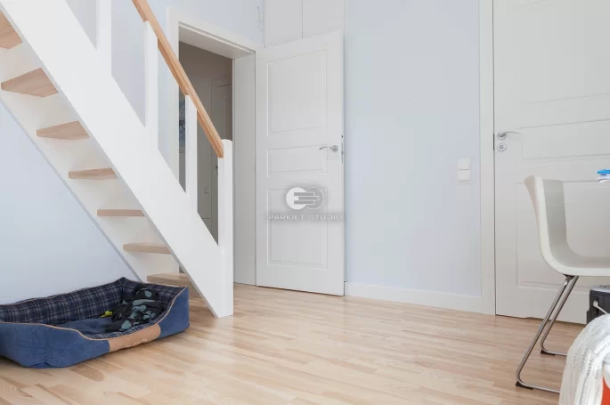 DRZWI SOFT S3 - OŚCIEŻNICA STANDARD 90 ST- OPASKI 80MM - LAKIER SATYNA BIAŁY RAL 9003 - ZAWIASY CHOWANE