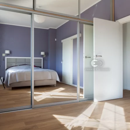 DRZWI TAFLA T1 - OŚCIEŻNICA STANDARD 80MM - KOLOR BIAŁY RAL 9003 - ZAWIASY CHOWANE - ZAMEK MAGNETYCZNY