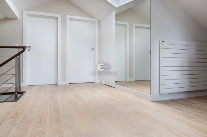 DRZWI TAFLA T1 - OŚCIEŻNICA STANDARD 80MM - KOLOR BIAŁY RAL 9003 - ZAWIASY CHOWANE