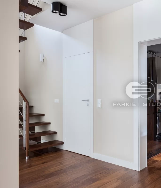 DRZWI TAFLA T1 - OŚCIEŻNICA PODWYŻSZONA TOWER OPASKI 80MM - KOLOR BIAŁY RAL 9003 - ZAWIASY CHOWANE